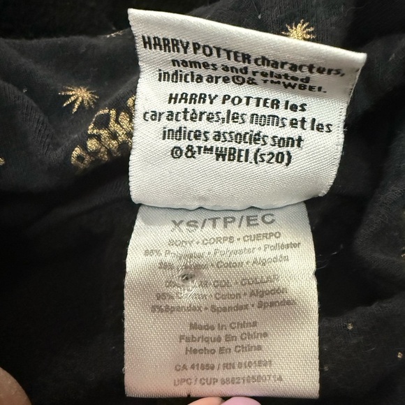 Black and Gold Hogwarts Crest Hoodie Sweatshirt - Picture 7 of 7